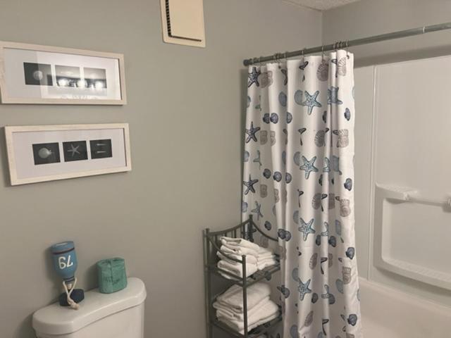 Семейный Номер, Carbone S Beachside Guest Rooms