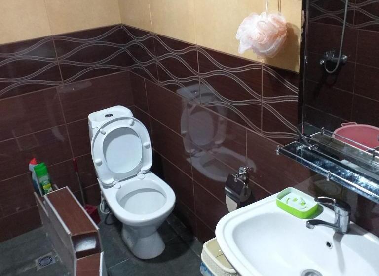 اتاق خانوادگی, Savanna House Jvari
