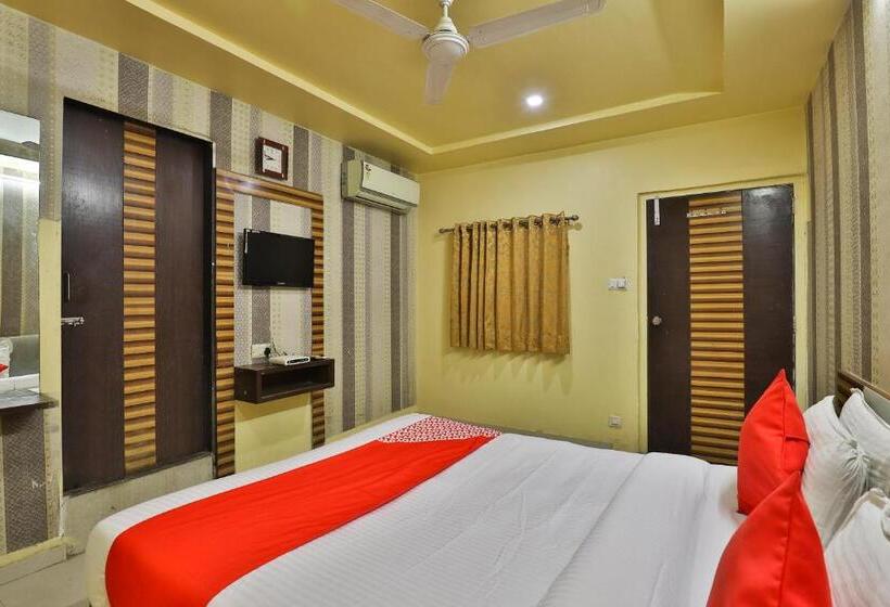 اتاق استاندارد, Spot On Hotel Shreeji Palace