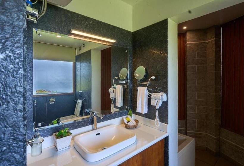 کابین, Haze And Kites Resort Munnar