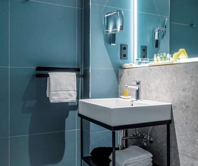 스탠다드 룸 더블 침대, Hilton Garden Inn Mannheim