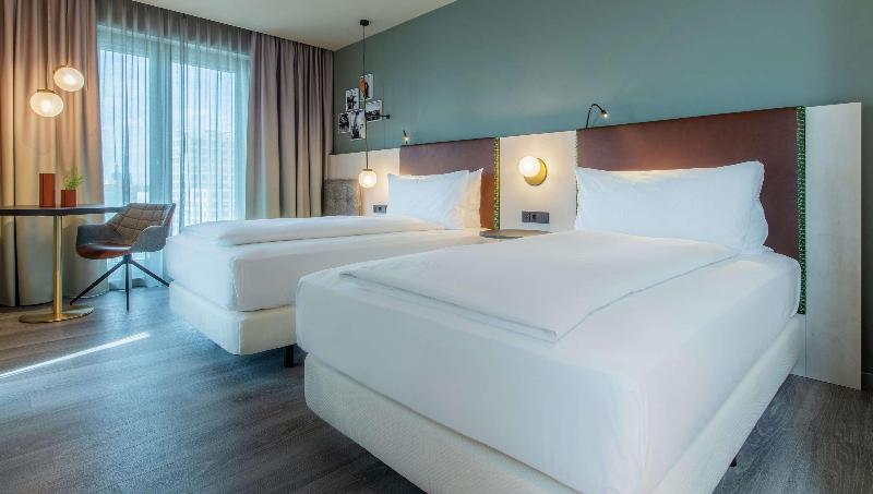디럭스 룸, Hilton Garden Inn Mannheim