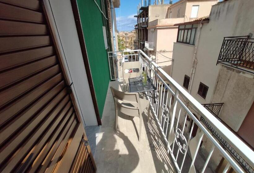 Номер Economy, In Centros Vicino Cefalu Selfchekin