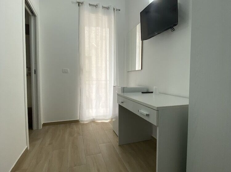 Номер Economy, In Centros Vicino Cefalu Selfchekin