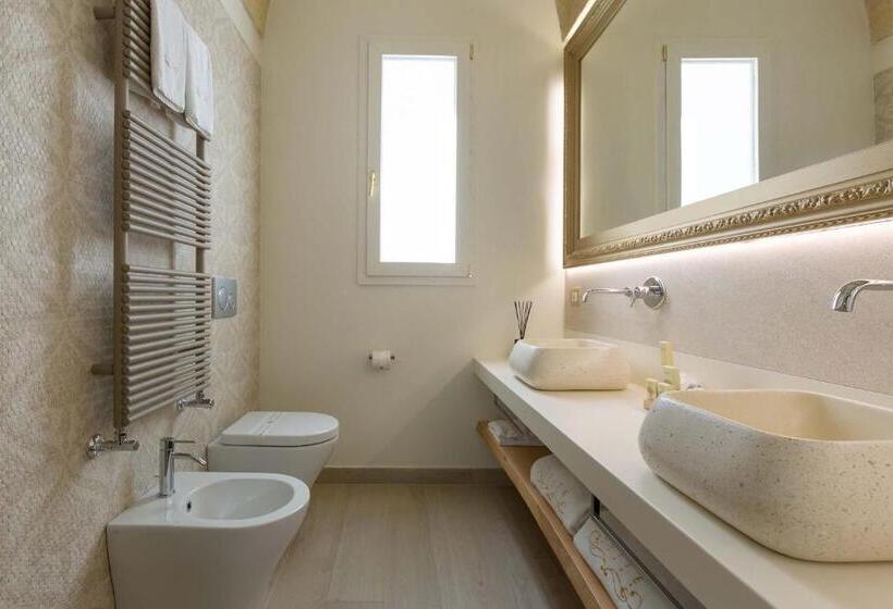 Полулюкс с Балконом, Acquaviva Suites