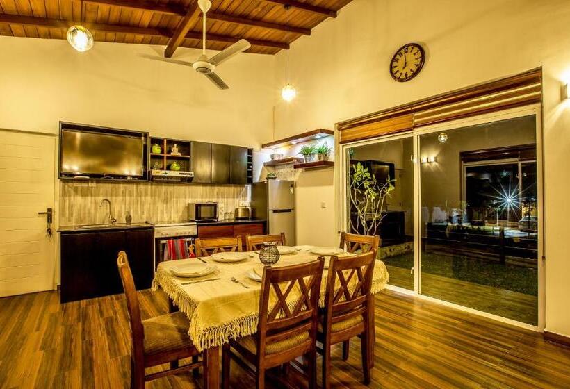 Номер Стандарт Вид на Сад, Temple Pond Villa Colombo