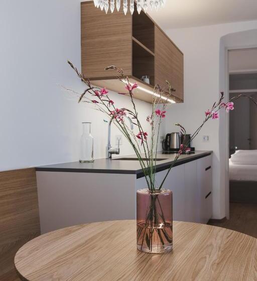 آپارتمان 1 خوابه با بالکن, Kuntino Suites