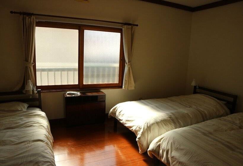 Łóżko we Wspólnym Pokoju, Hostel Jumpu Manpan