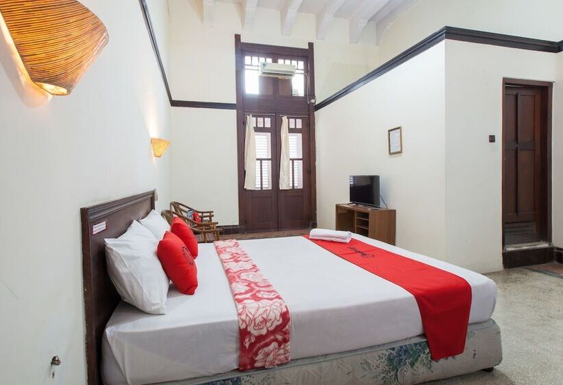 Номер Стандарт, Reddoorz @ Lawang