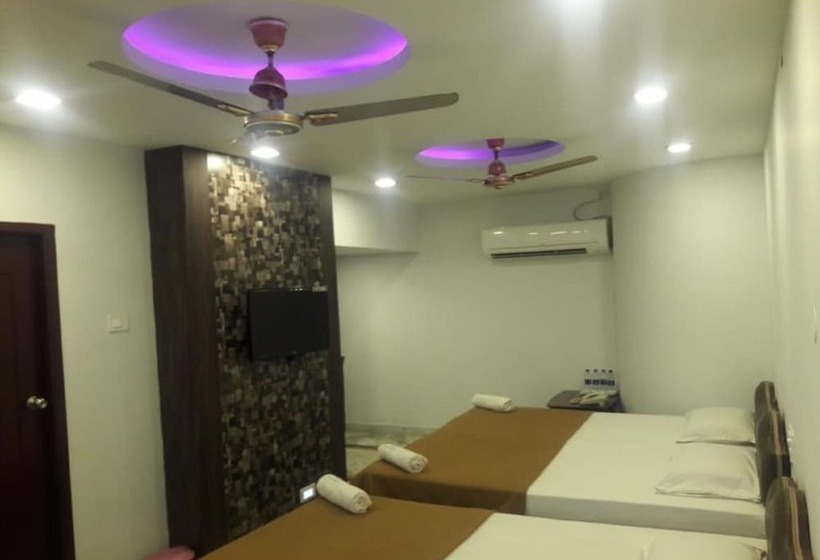 Четырехместный Номер Deluxe, Ramco Residency A/c