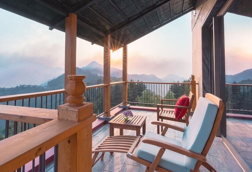 Люкс Дюплекс, Taj Theog Resort & Spa Shimla