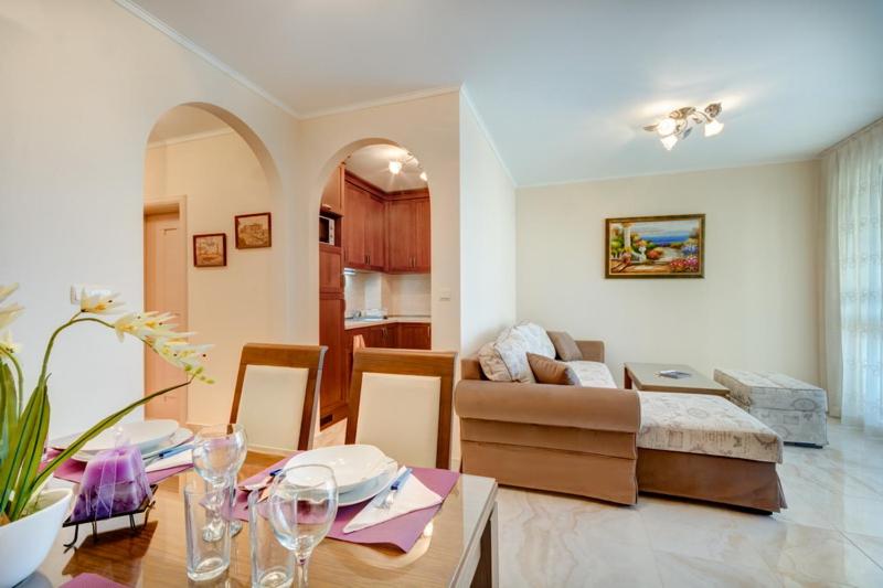 Апартаменты 1 Спальня Нижний Этаж, Poseidon Vip Residence Club Balneo & Spa Resort