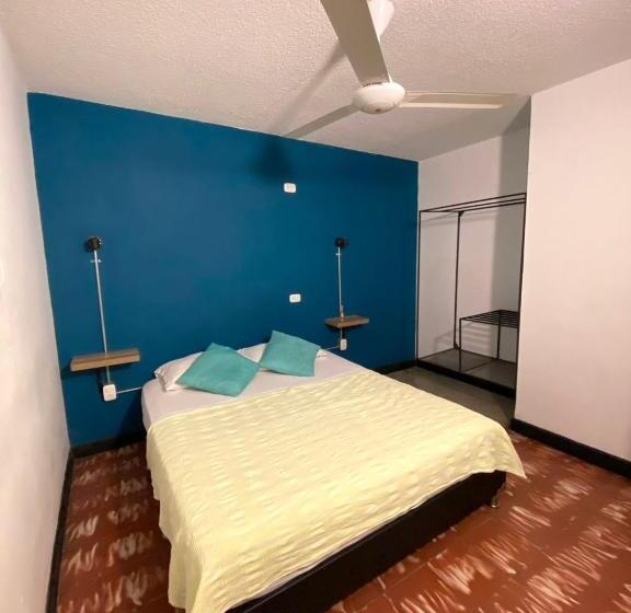 带共用浴室的标准房间, Zamia Hostel