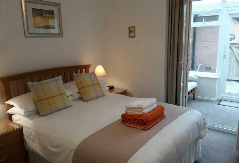 Номер Стандарт Вид на Сад, Montrose Guest House