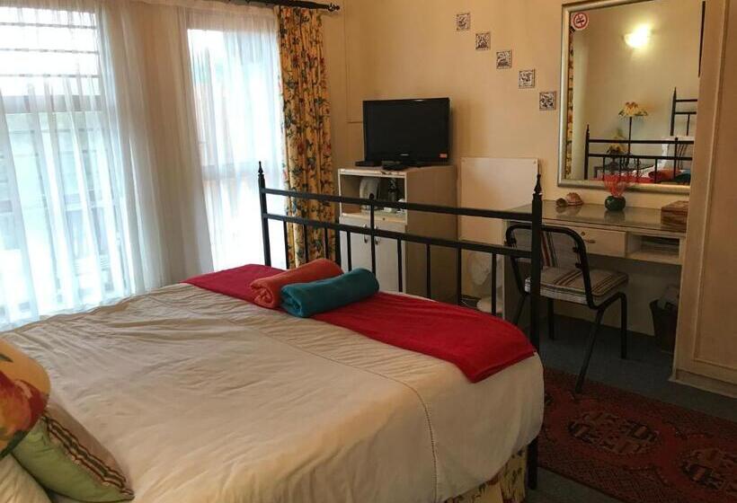 Номер Стандарт, Cycads On Sea Guest House