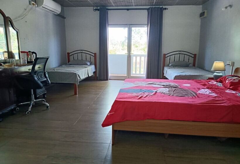 Семейный Номер, This Is It Airport Hotel And Restaurant
