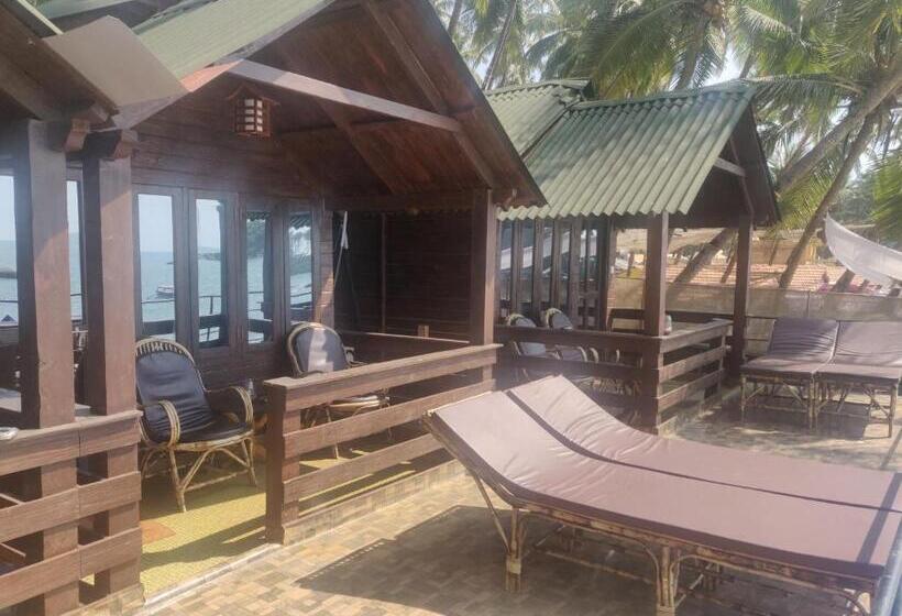 Номер Deluxe Вид на Море с Балконом, Palolem Luxuries Beach Cottages