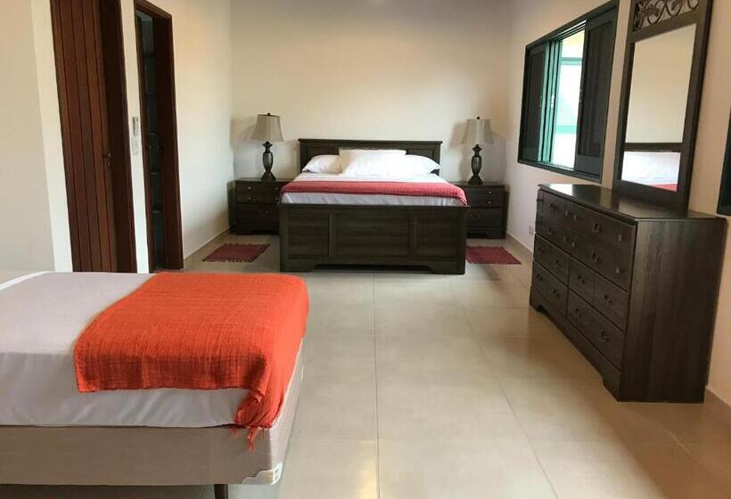 Четырехместный Номер Стандарт, Nai'a Suites