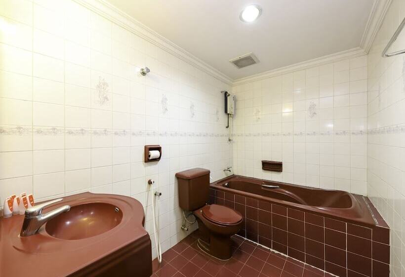 سوییت سوپریور, Oyo 472 Comfort Hotel 1