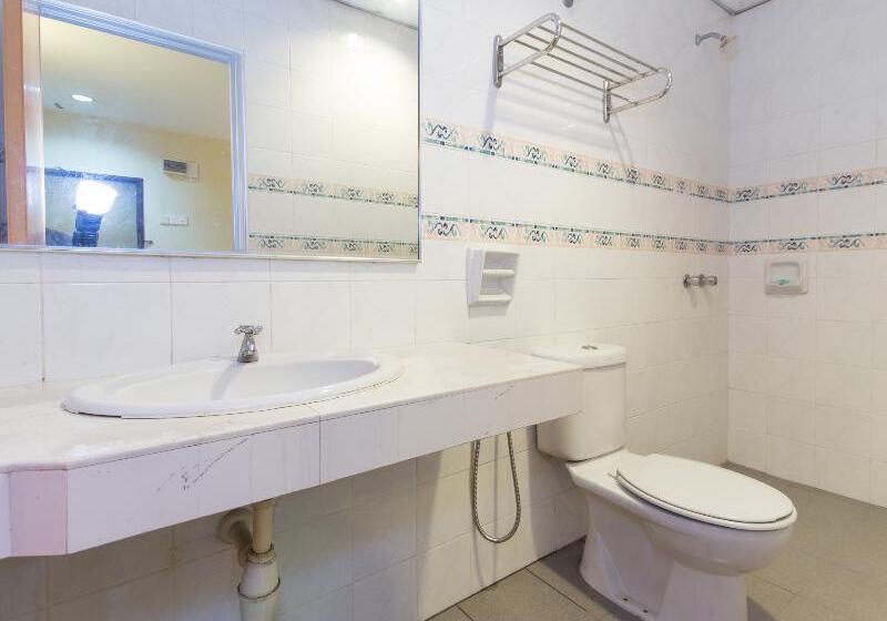 اتاق استاندارد, Oyo 472 Comfort Hotel 1