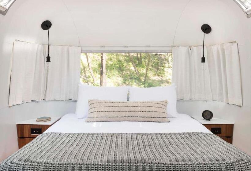베이직 3인 룸, Autocamp Yosemite