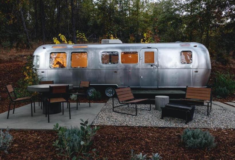디럭스 룸, Autocamp Yosemite