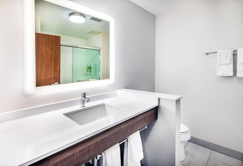 标准间, Holiday Inn Express & Suites Junction, An Ihg
