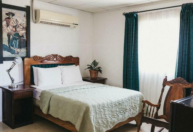 Quarto Economy Individual, Javy