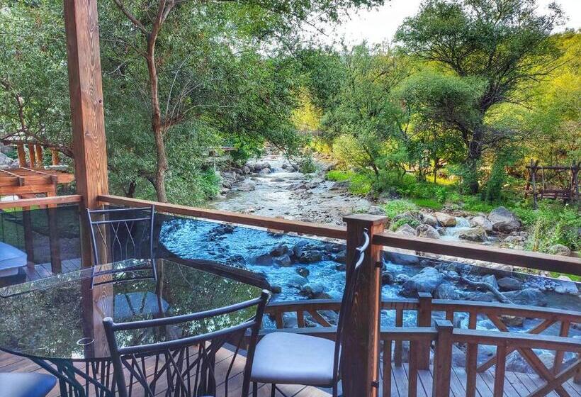 Четырехместный Номер Стандарт с Балконом, Getahovit Resort
