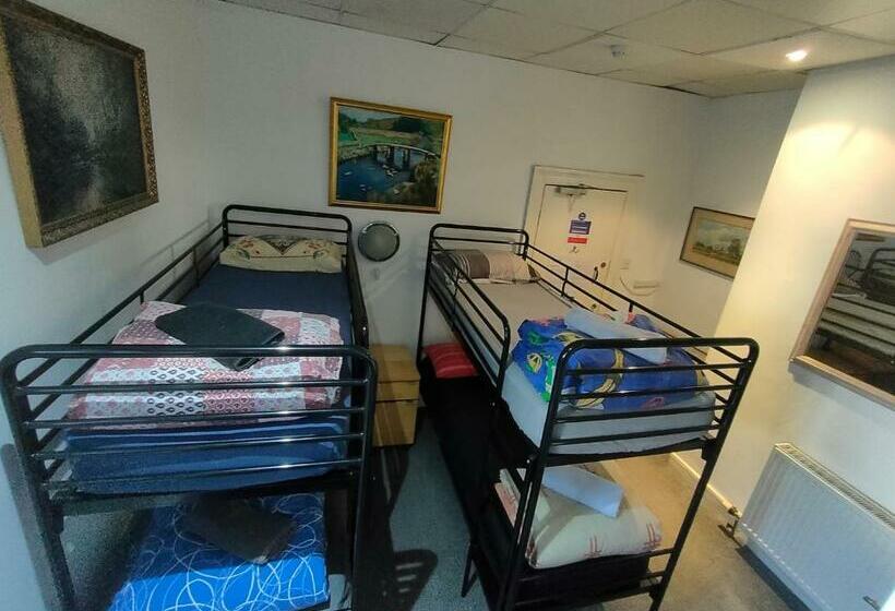 ファミリールーム, Plymouth Backpackers