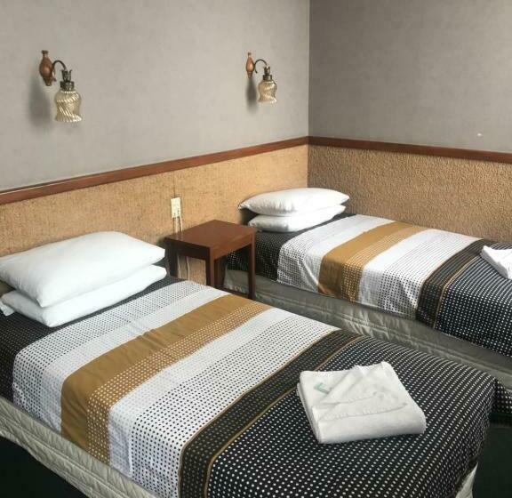 스탠다드 룸, Grand Hotel   Whangarei