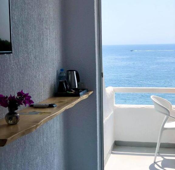 Quarto Deluxe Vista Mar com Sacada, Geo & Art Boutique
