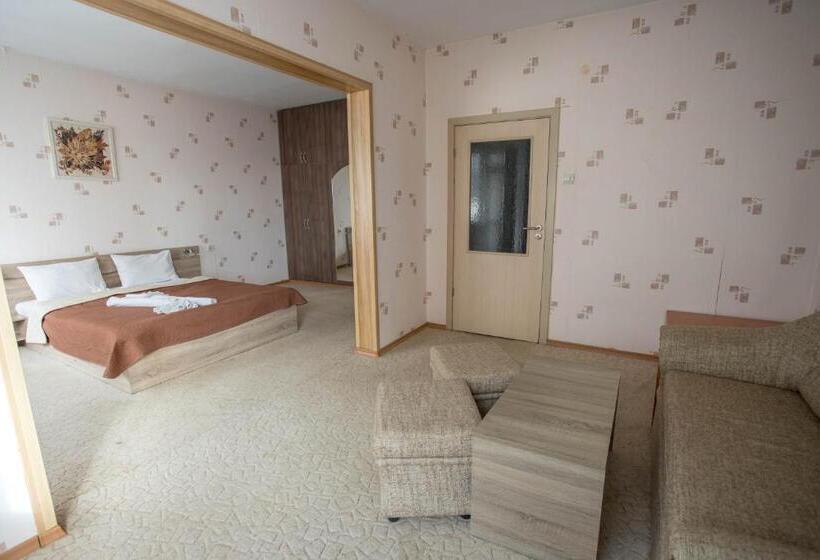 سوییت جونیور, Park Hotel Ivailo