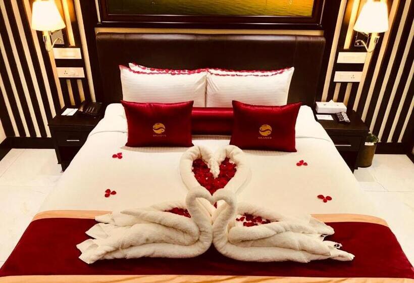 Deluxe Suite King Bed, Sajjoys