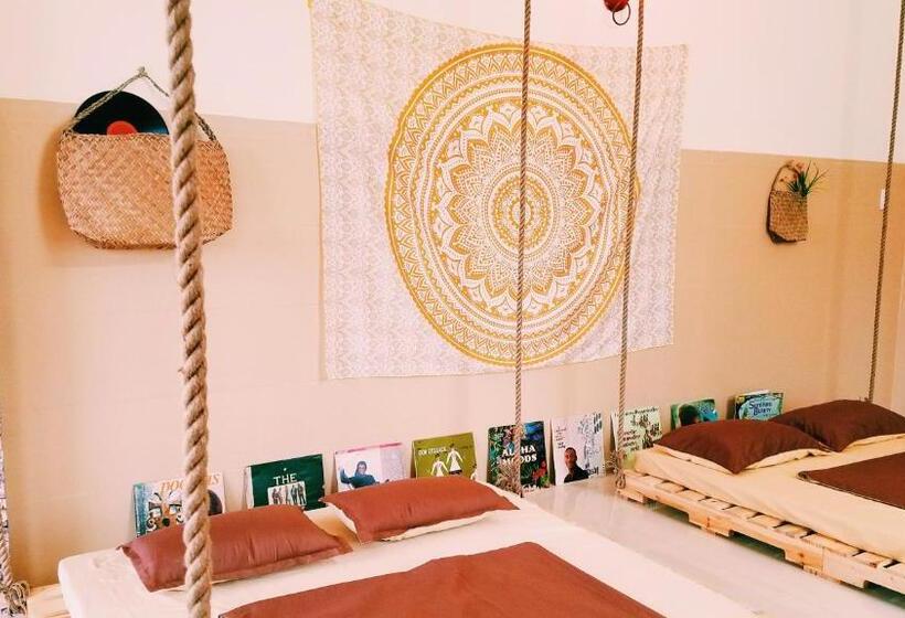 اتاق استاندارد چهارنفره با بالکن, Bap.homestay