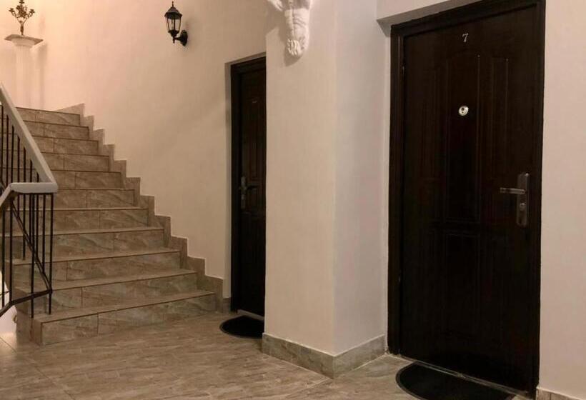 آپارتمان 1 خوابه با تراس, Aparthotel In Alaverdi