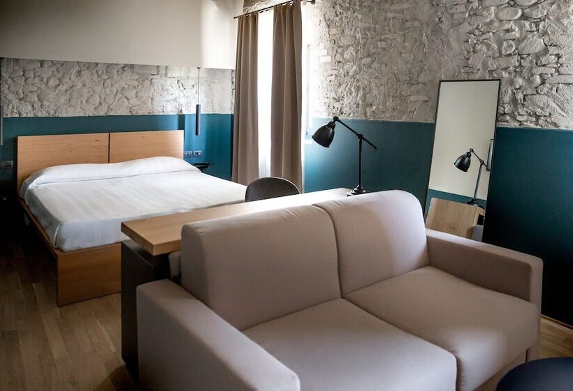 标准三人间, Palagina La Cascina