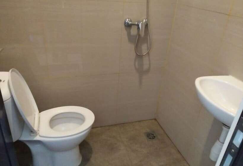 Номер Стандарт, Reddoorz @ Raya Ngagel 2