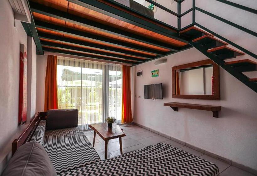 سوییت با چشم‌انداز باغ, Limon Inn Hotel, Taşucu