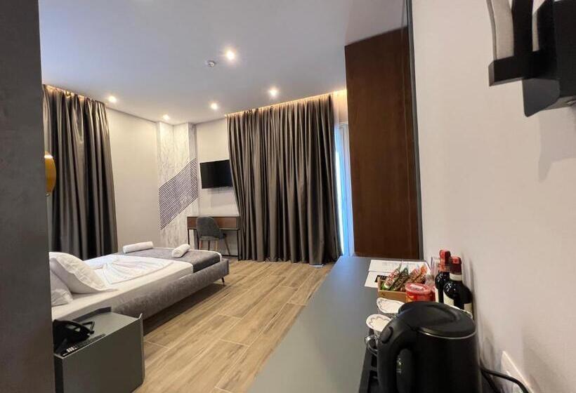 اتاق لوکس با بالکن, Domus Hotel & Apartments