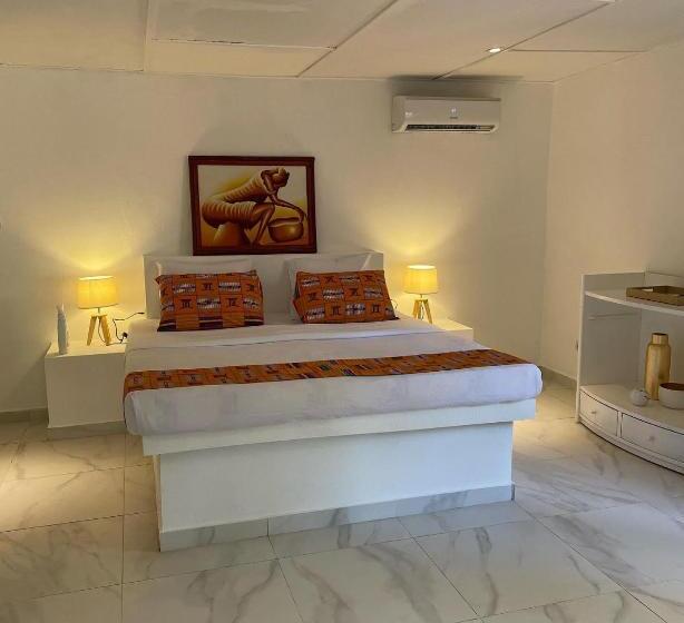 패밀리 방갈로, African Queen Lodge