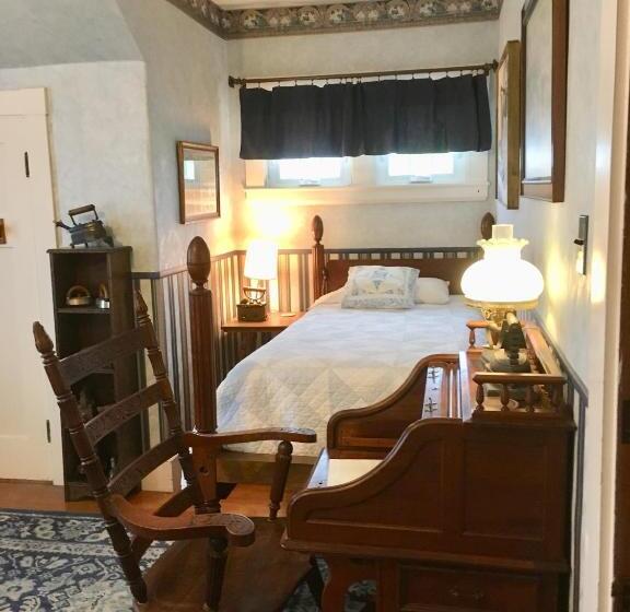 Номер Стандарт, Old Iron Inn Bed And Breakfast