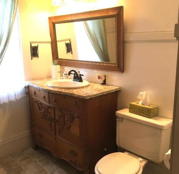 デラックスルーム, Old Iron Inn Bed And Breakfast