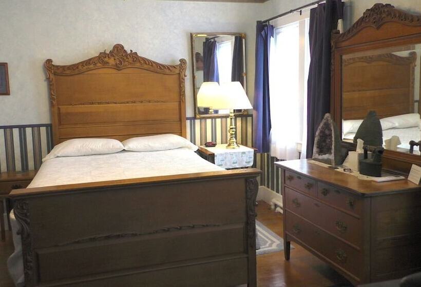 Номер Стандарт, Old Iron Inn Bed And Breakfast