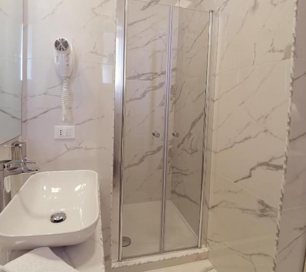 Трехместный Номер Комфорт, Flos Guest House