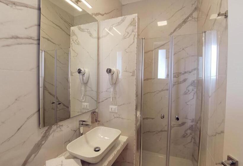 Номер Deluxe, Flos Guest House
