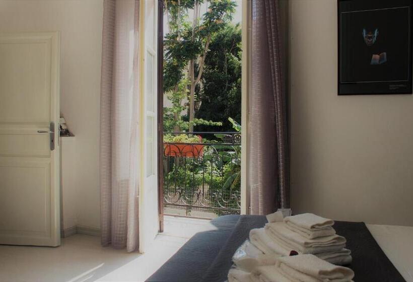 سوئیت 2 خوابه, Bed&book Palazzo Cutelli