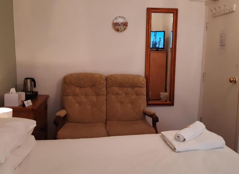 Quarto Estandar, The Merrydale Guest House