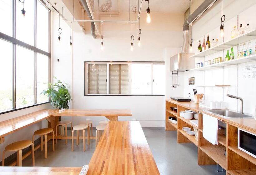 Кровать в Общей Комнате, Ishigaki Guesthouse Hive