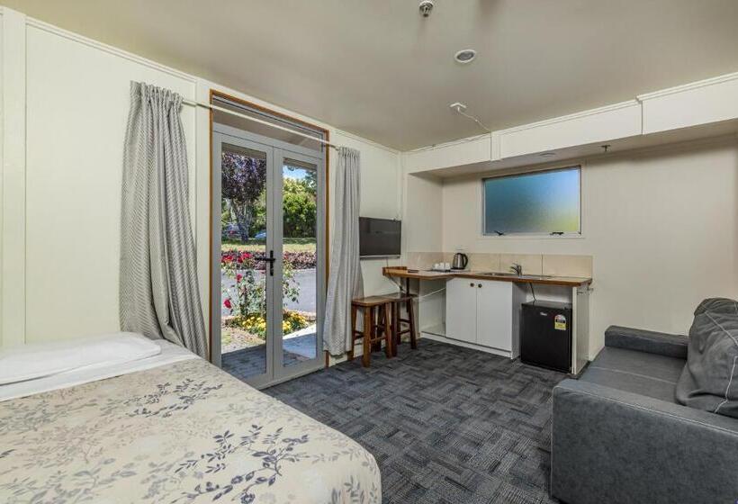 Люкс, Riverside Lodge Paihia